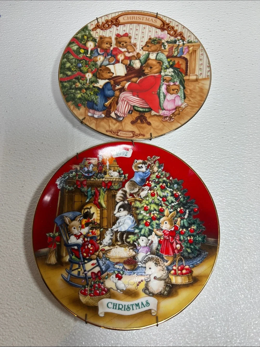 Vintage 1989 1992 Avon Christmas Holiday Decorative Wall Plates -
